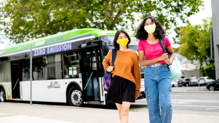 Zero emissions bus