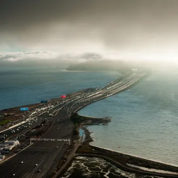 Traffic was unusually light leading to and through the Bay Bridge toll plaza in the last hour before the closure. 