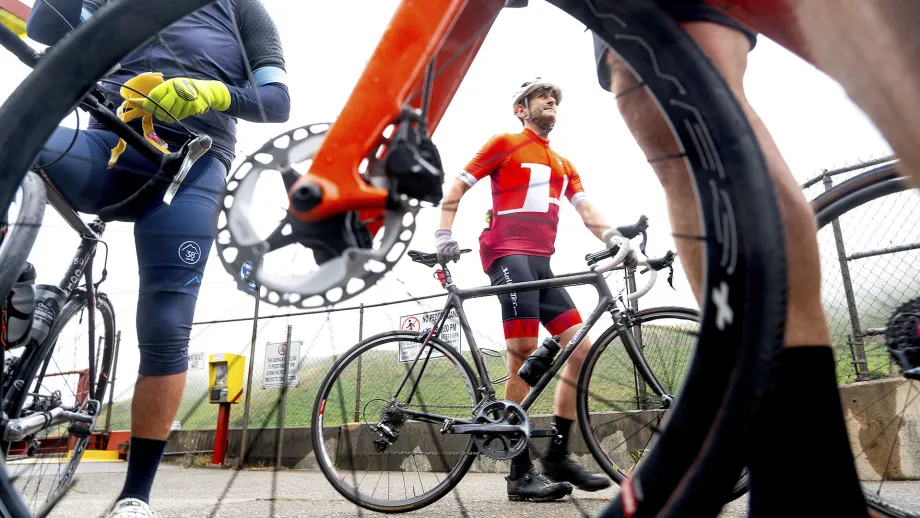 Cyclists at the Golden Gate Bridge Bike to Work Day Energizer Station.