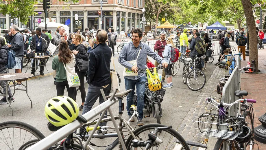 Bike Happy Hour in Oakland on Bike to Work Day.