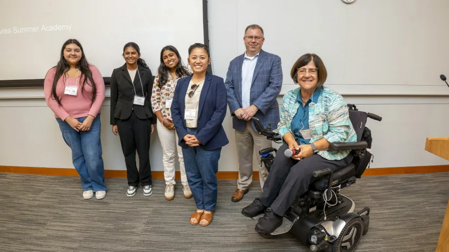 Commissioner Dorene Giacopini, Policy Advisory Council chair Carina V. Lieu and MTC chief operating officer Nick Roethel with capstone presentation winners from the 2025 class of the Norman Mineta Summer Academy.