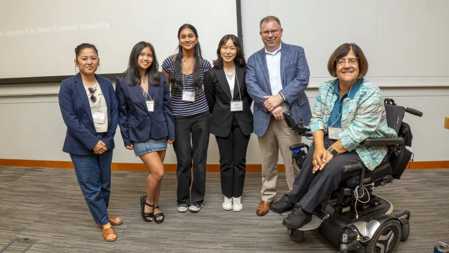 Commissioner Dorene Giacopini, Policy Advisory Council chair Carina V. Lieu and MTC chief operating officer Nick Roethel with capstone presentation winners from the 2025 class of the Norman Mineta Summer Academy.