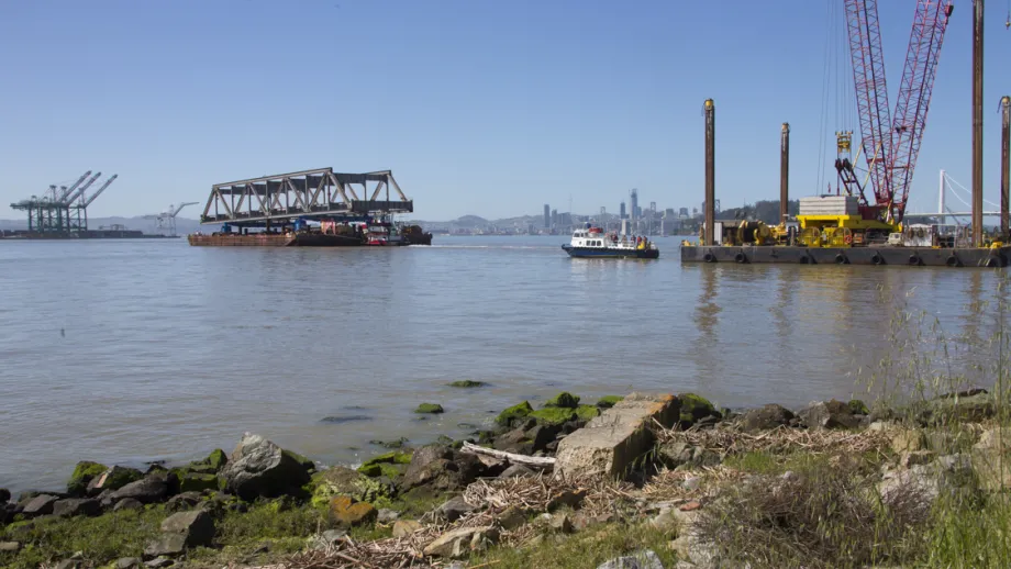 Truss being moved on a barge
