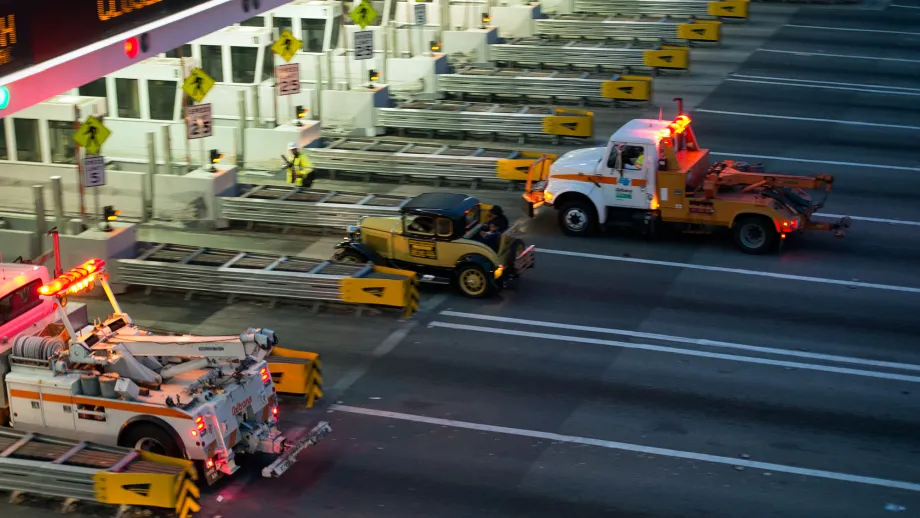 During the five-day Bay Bridge closure leading up to the Labor Day grand opening of the new East Span, construction crews worked 24/7 to add the finishing touches. 