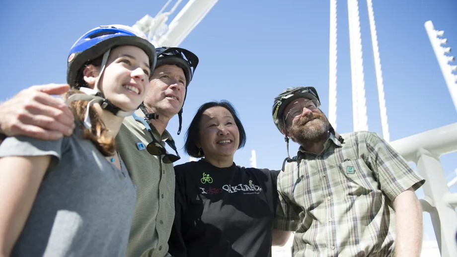 Oakland Mayor Jean Quan and relatives of Alex Zuckermann
