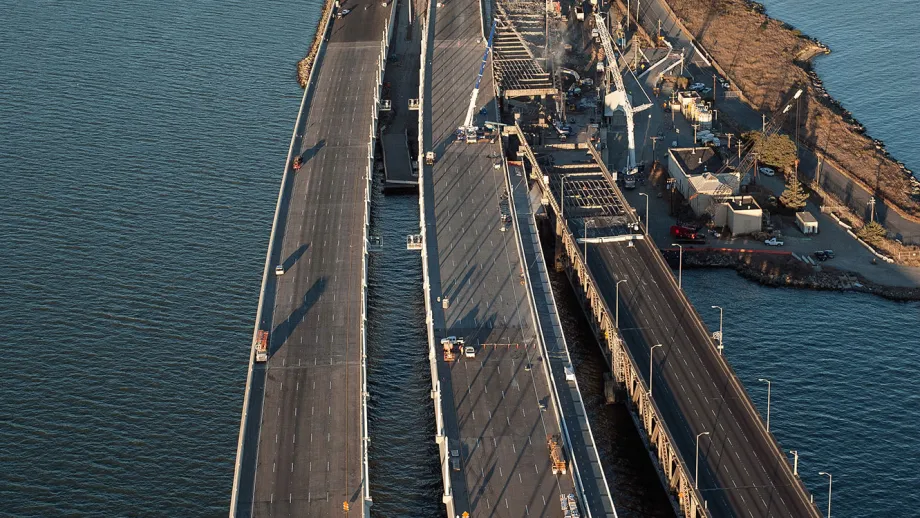 During the five-day Bay Bridge closure leading up to the Labor Day grand opening of the new East Span, construction crews worked 24/7 to add the finishing touches. 