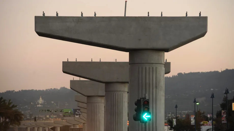 Oakland Airport Connector construction