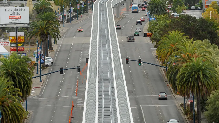 Oakland Airport Connector construction