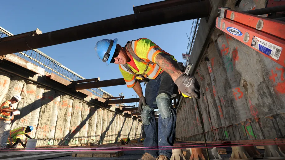 Oakland Airport Connector construction