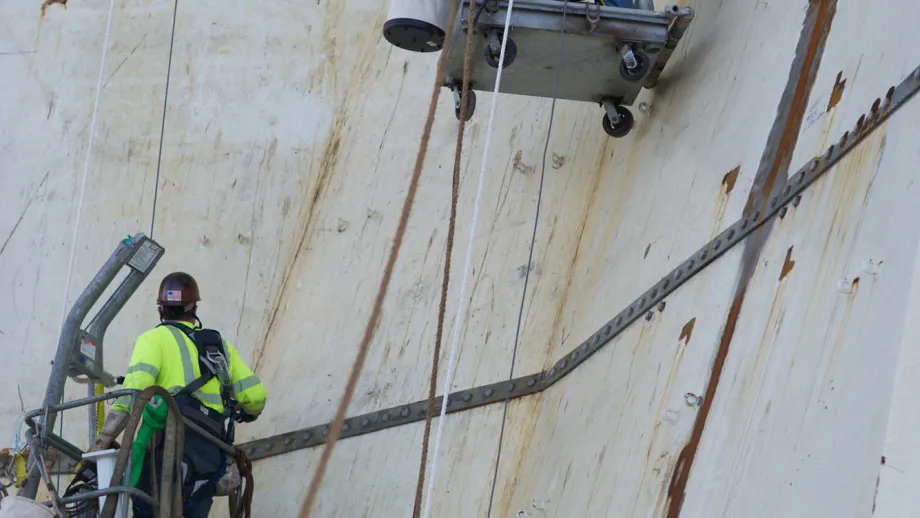 New East Span elevator construction