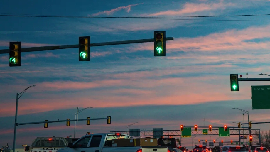 Asynchronous traffic lights causing heavy traffic.