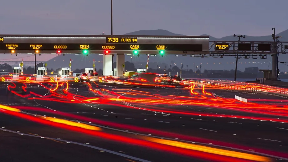 Morning traffic at SFOBB toll plaza